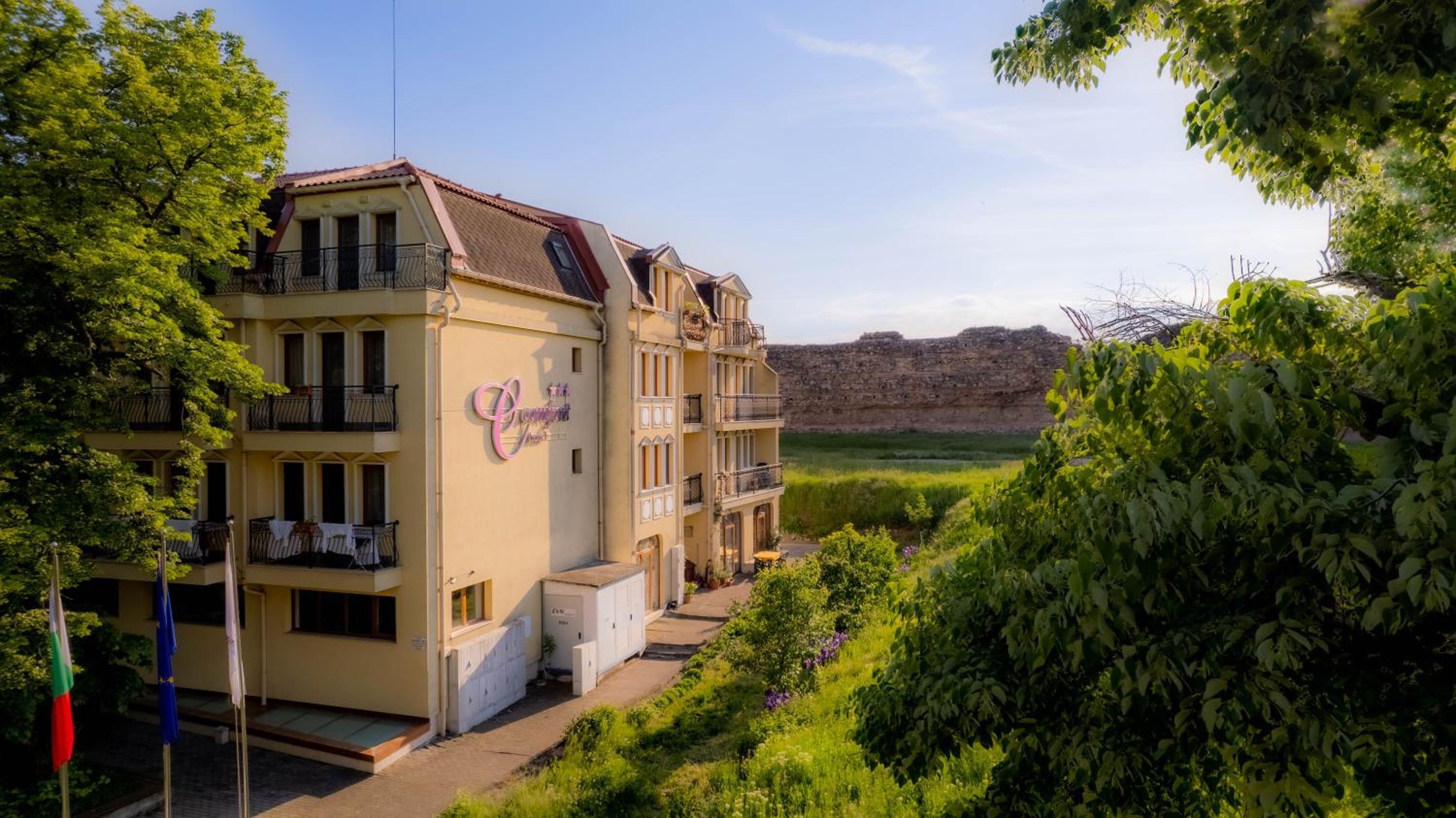 C Comfort Hotel 3/50