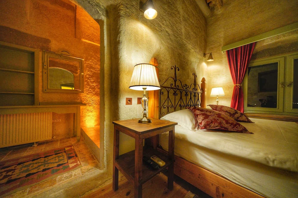 Taka Ev Cave Hotel & Guest House 8/50