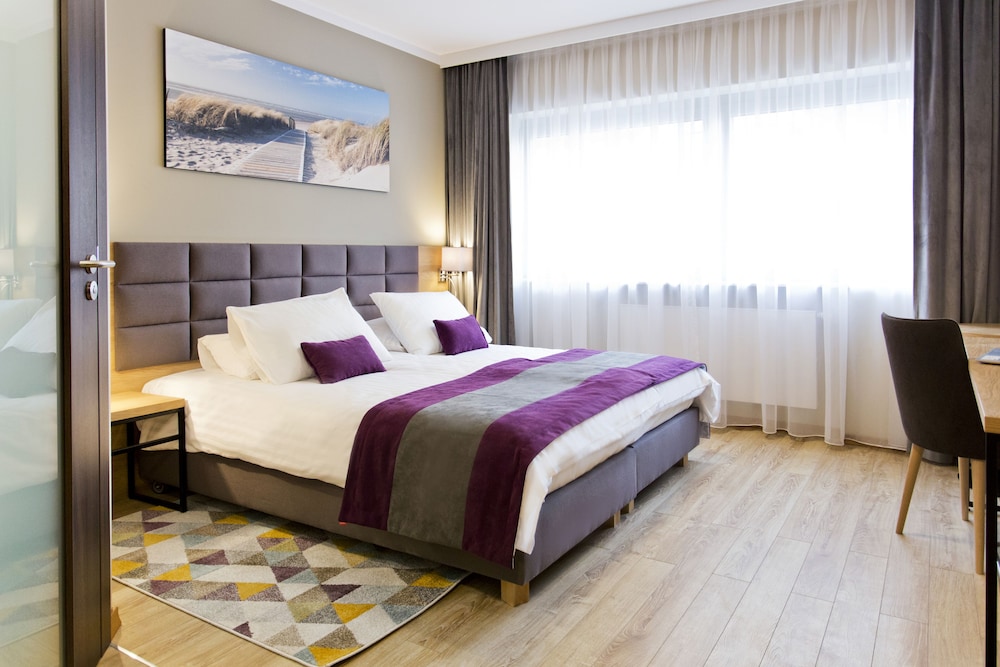 SUPERIOR, DOUBLE BED
