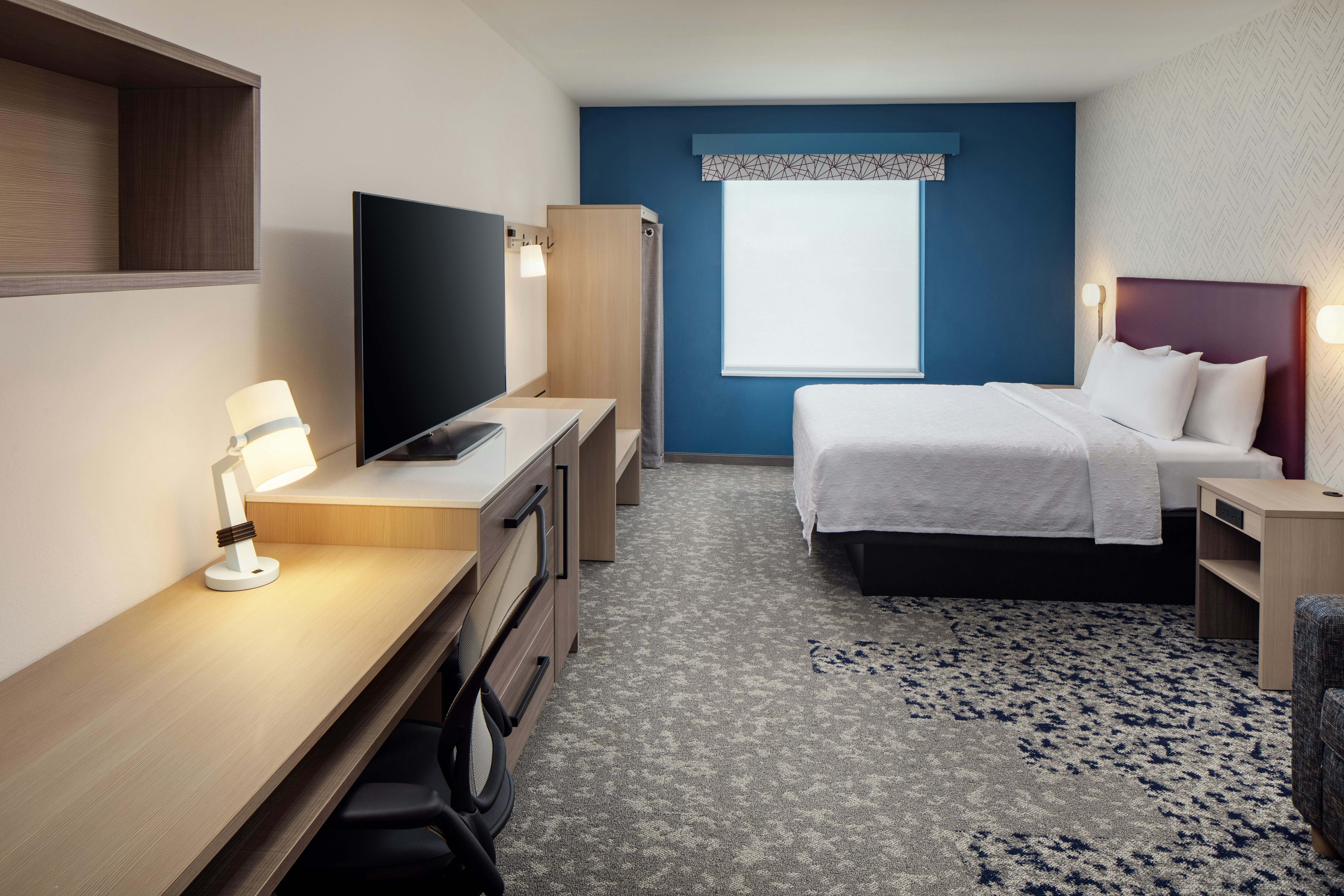 STUDIO, KING BED, ACCESSIBLE