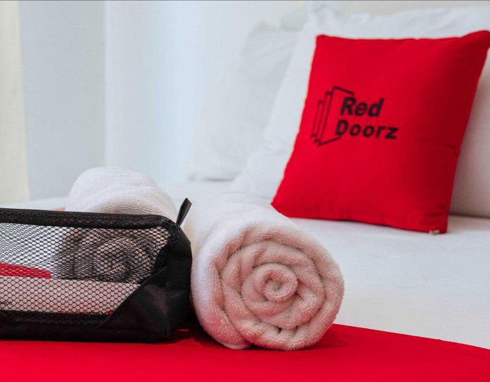 Reddoorz Plus Roxas St. Davao 28/49