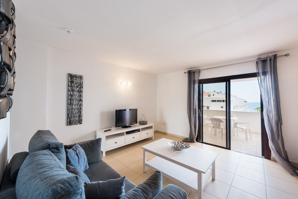 PALOMA BEACH APARTMENTS 33/57