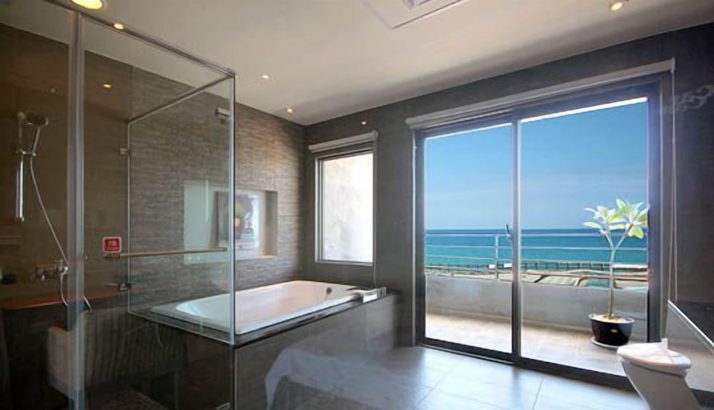 Jing Guan Hotel 24/50