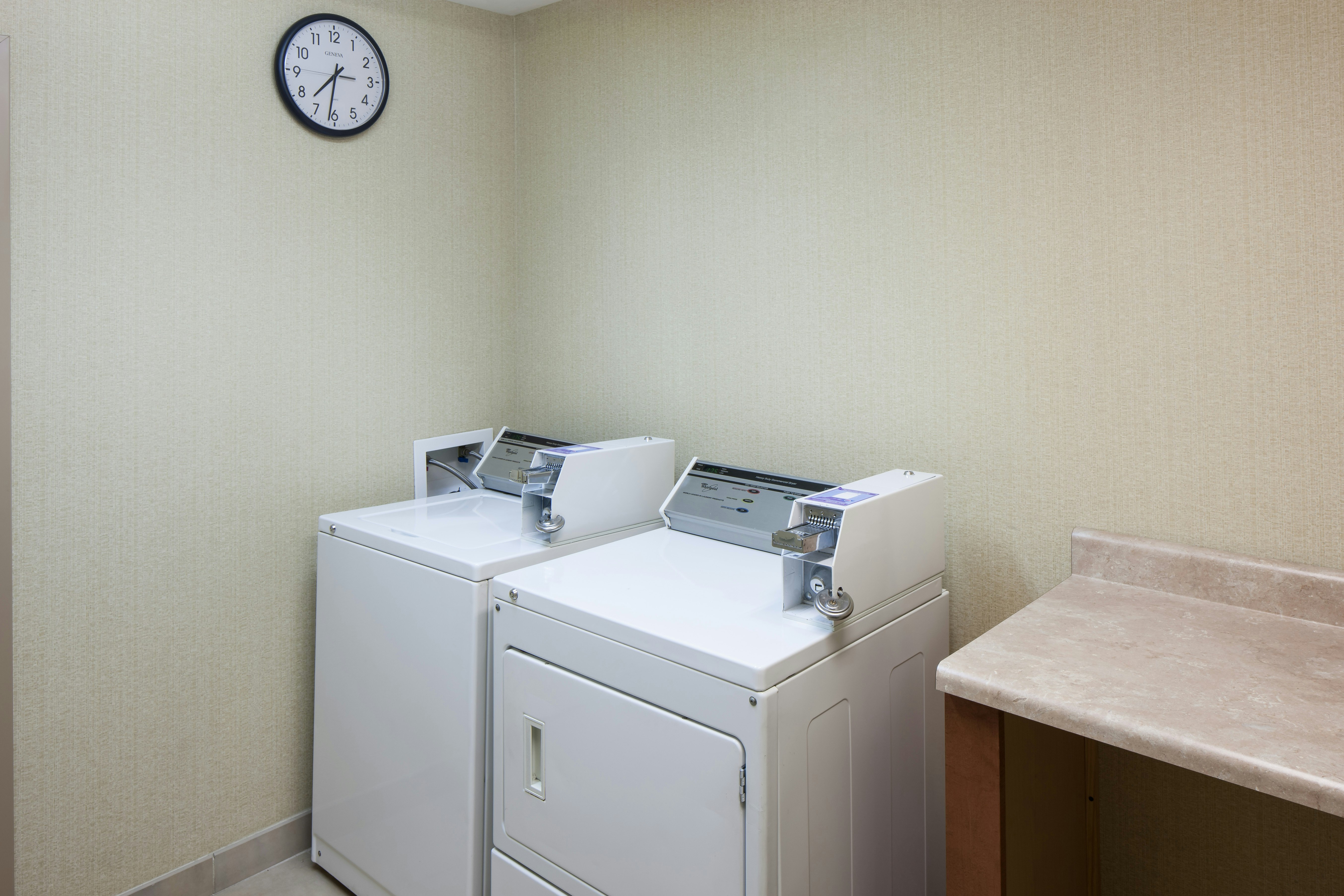 Hampton Inn Suites Cedar Rapids North 11/40