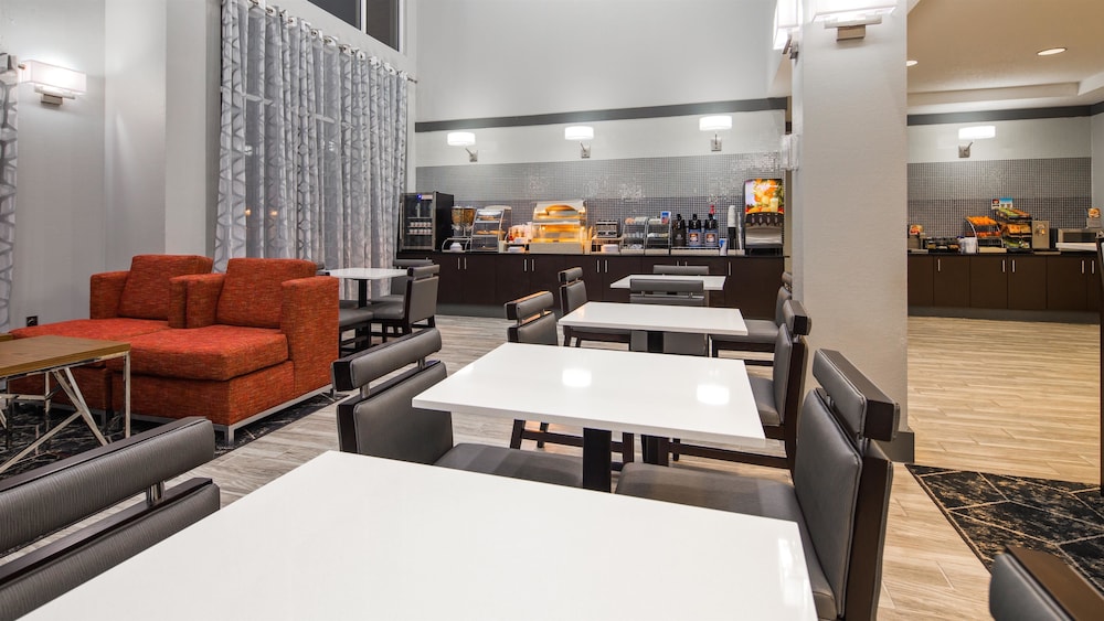 Best Western Plus Philadelphia-Choctaw Hotel and Suites 18/27
