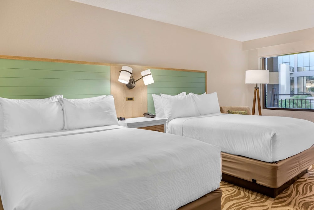 Room, 2 Double Beds, Courtyard View, Exterior Entrance، Wyndham Garden Lake Buena Vista Disney Springs Resort 5/10