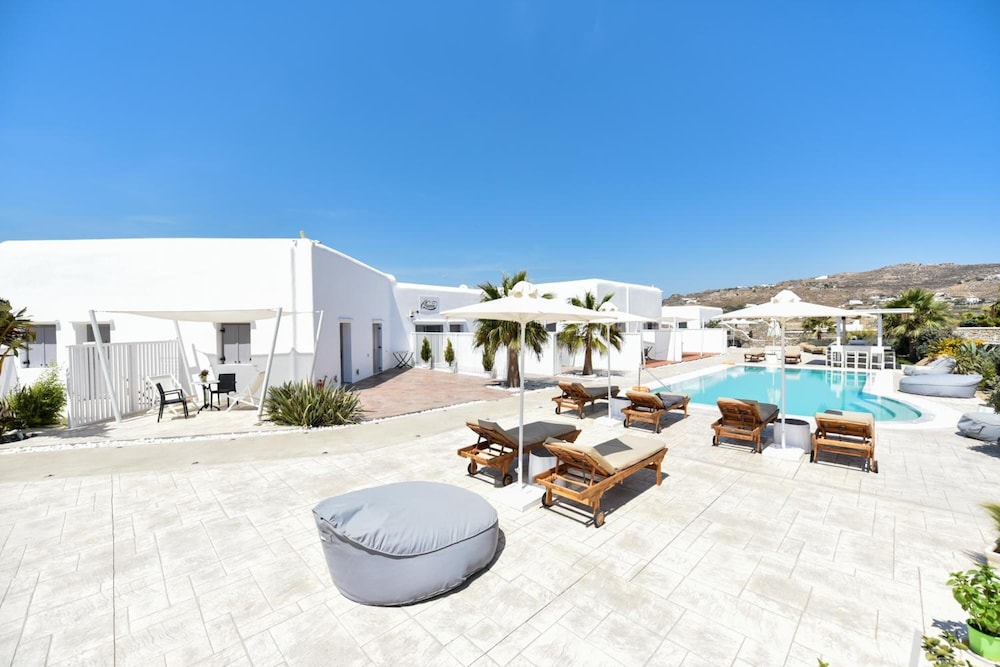 Queen Boutique Suites 33/38