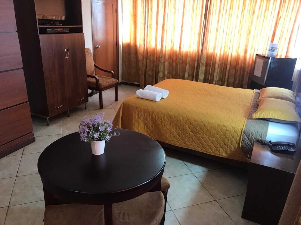Hotel Malecon Inn 43/67