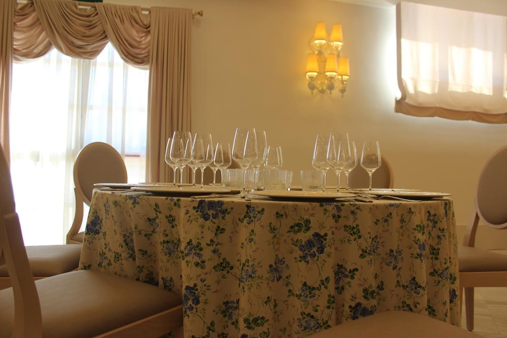 Hotel Reyes Ziries 34/63
