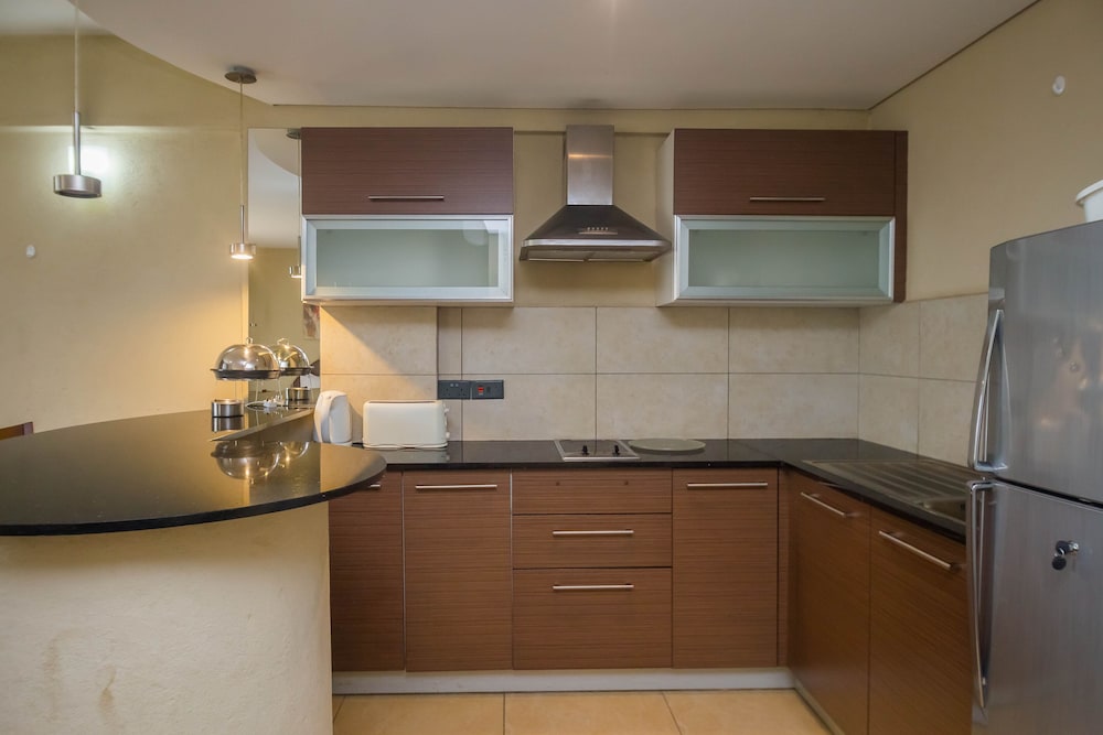 Taarifa Suites 7/50