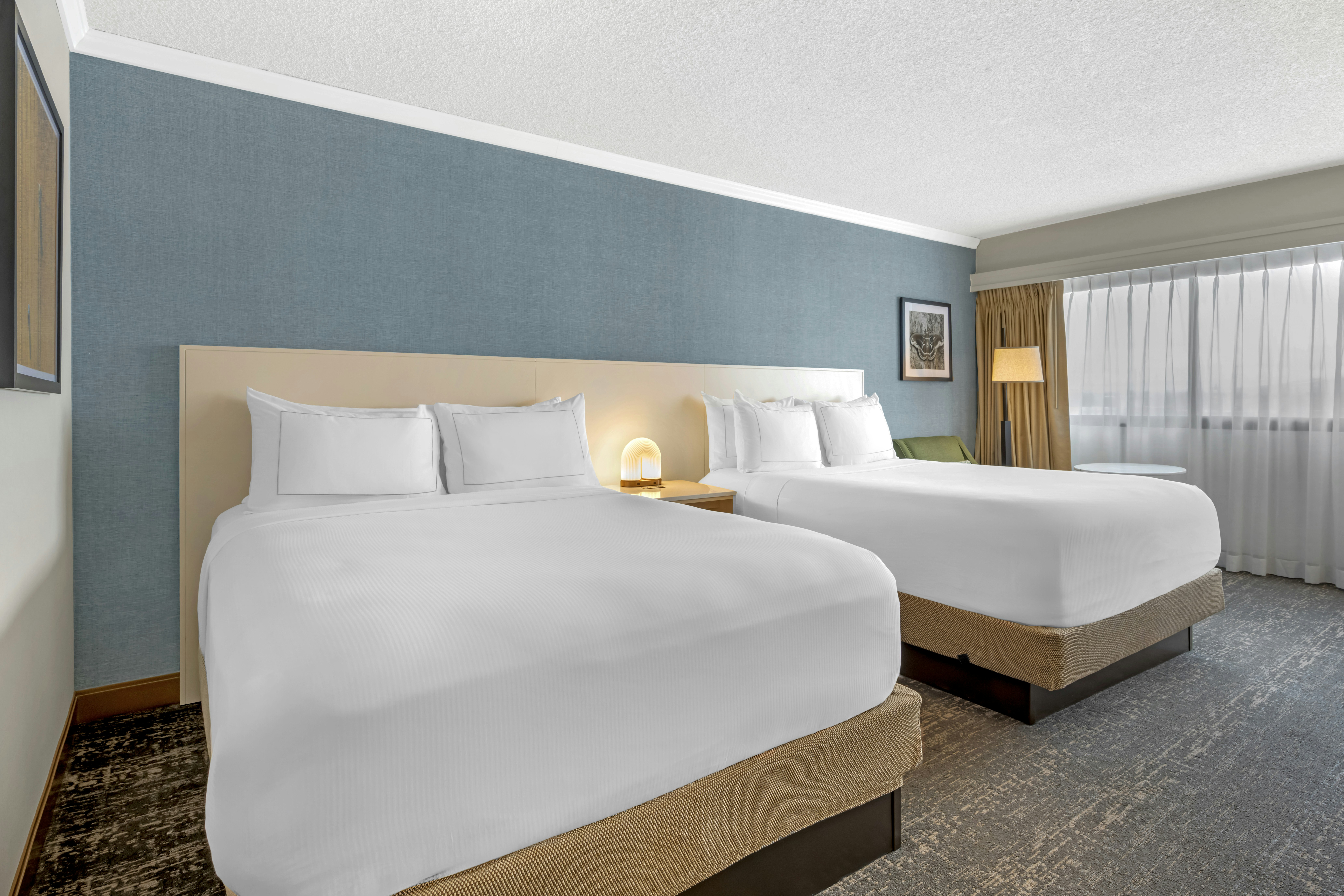STANDARD, 2 QUEEN BEDS
