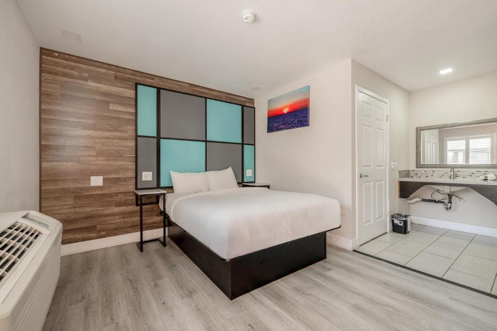 Hotel Avenida Victorville I-15 26/44