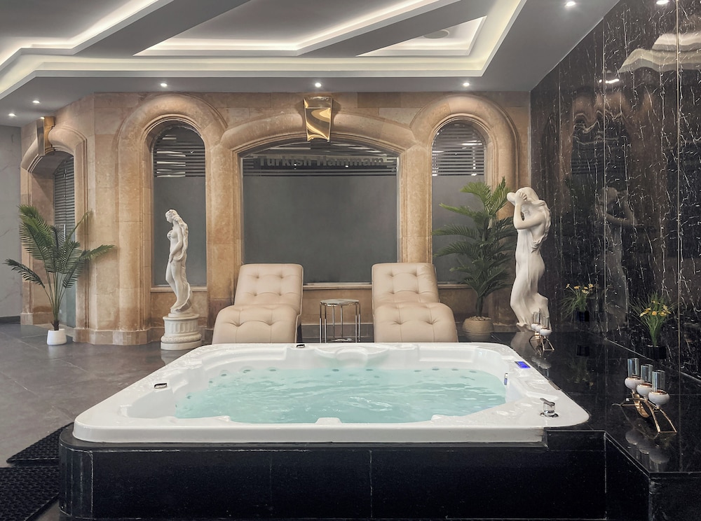 swimming pool spa
