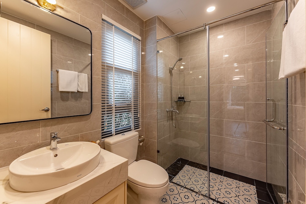 Golden Sun Apartment & Hotel 45/50