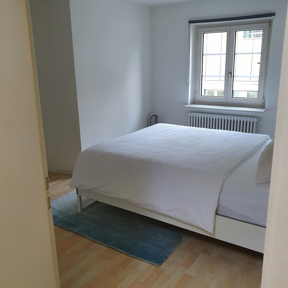 Airhome Zug Neugasse Stadtzentrum 12/25