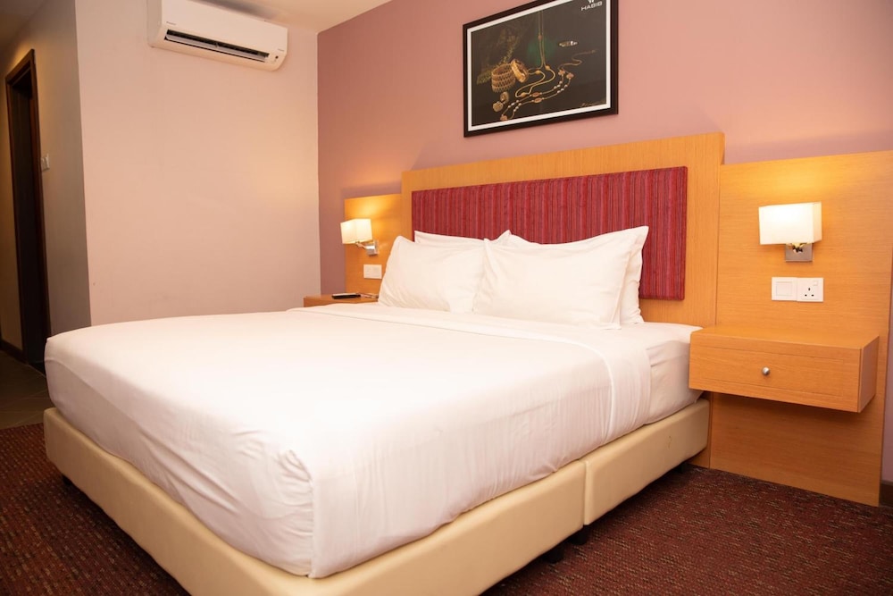 Jewels Hotel 18/46