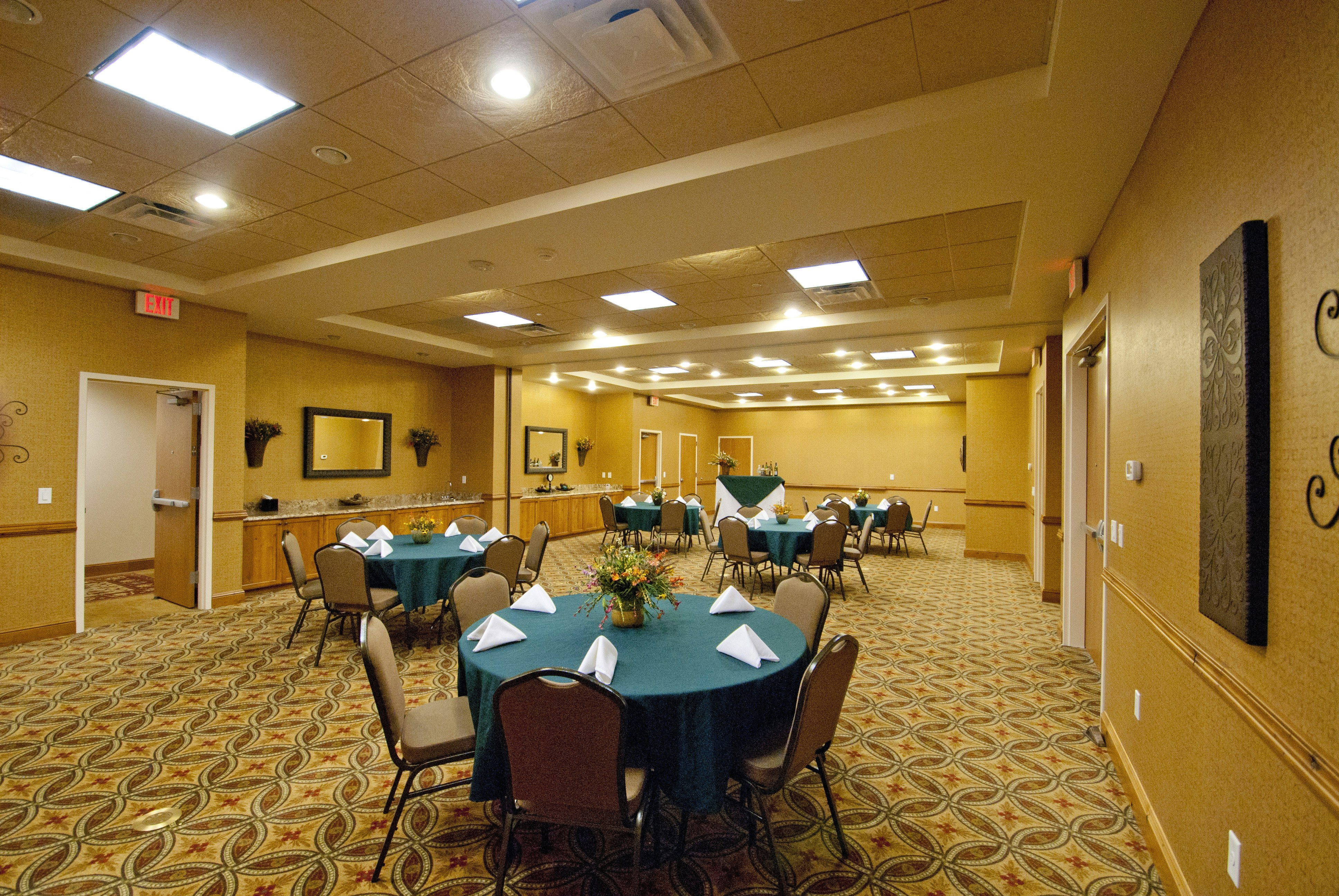 Hampton Inn & Suites Buffalo 8/14