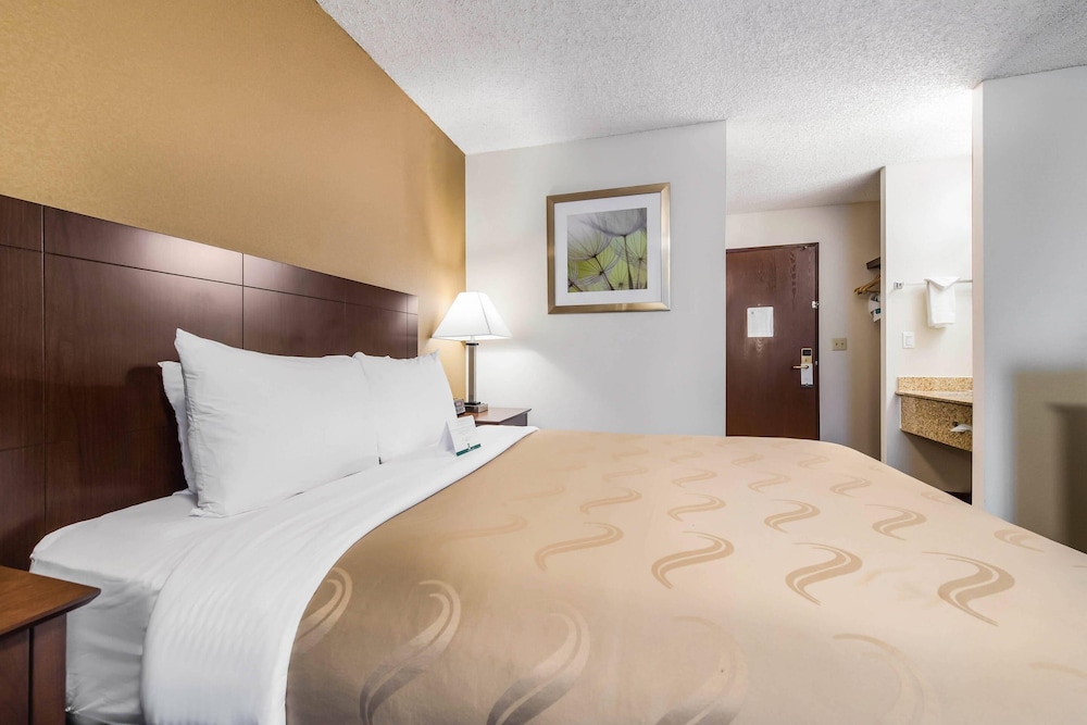 Quality Inn & Suites Lacey Olympia 30/66