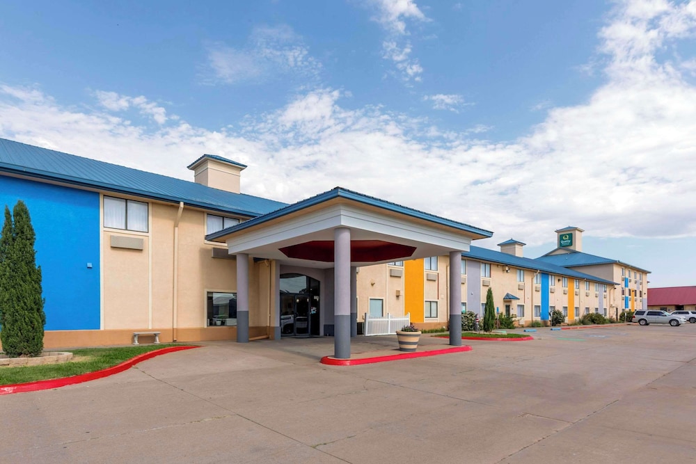 Quality Inn & Suites Wichita Falls I-44 secondary