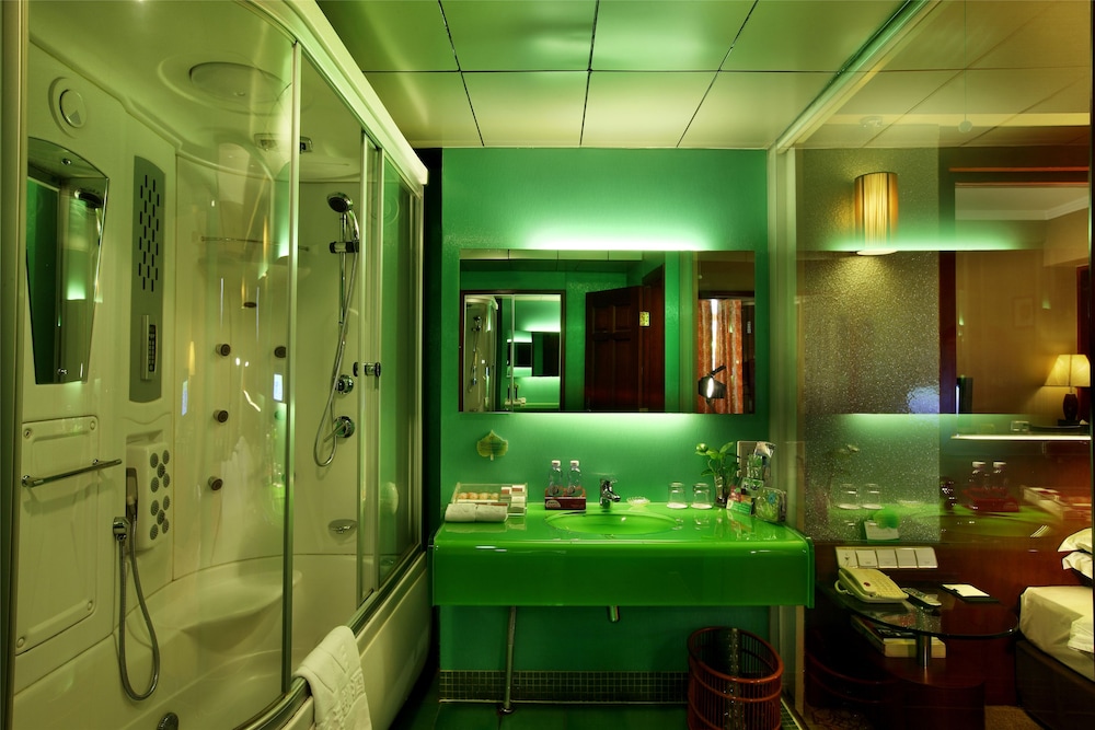 Hongfeng Hotel 4/50