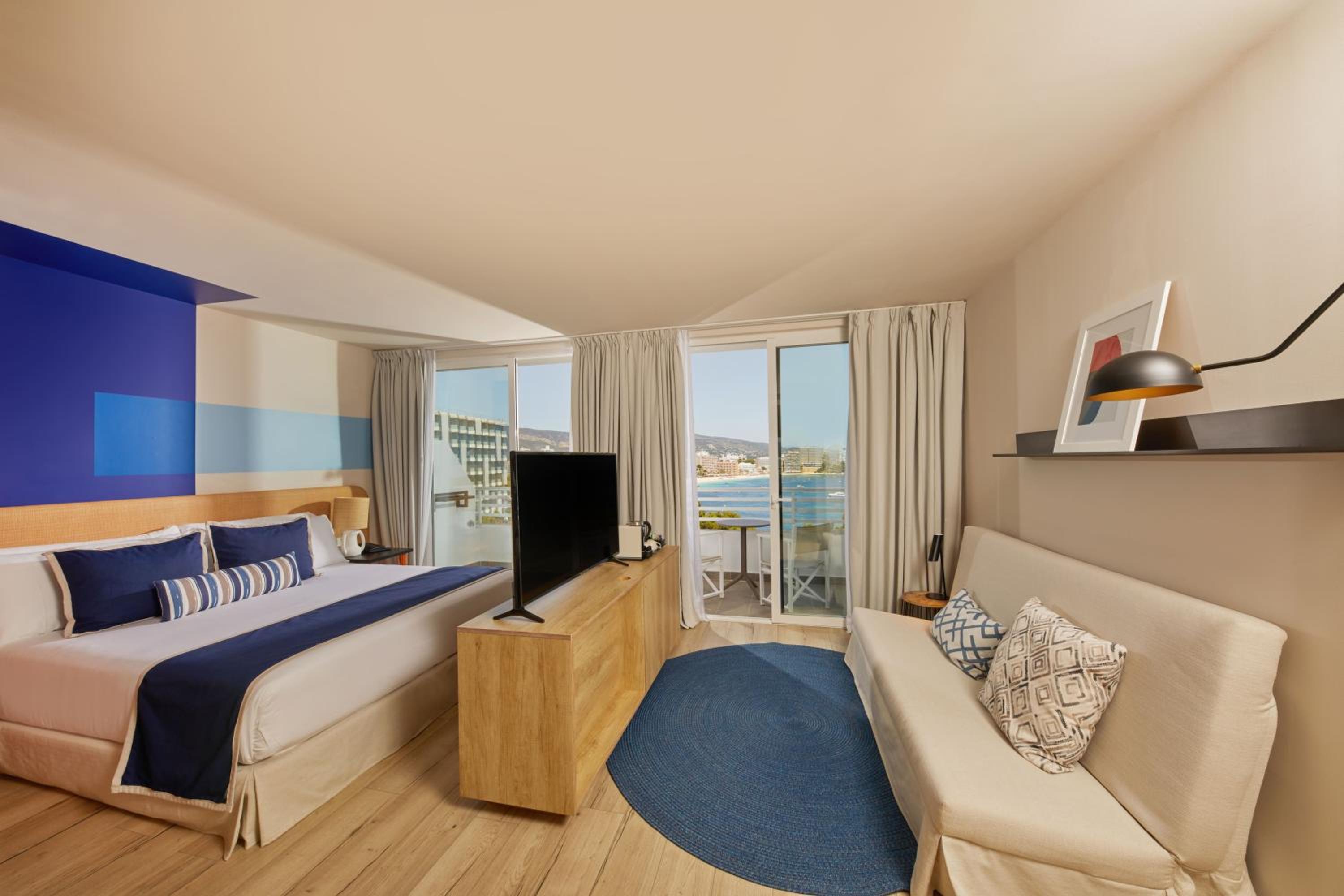 My Favorite Club, Junior Suite, Double Bed, Sofa