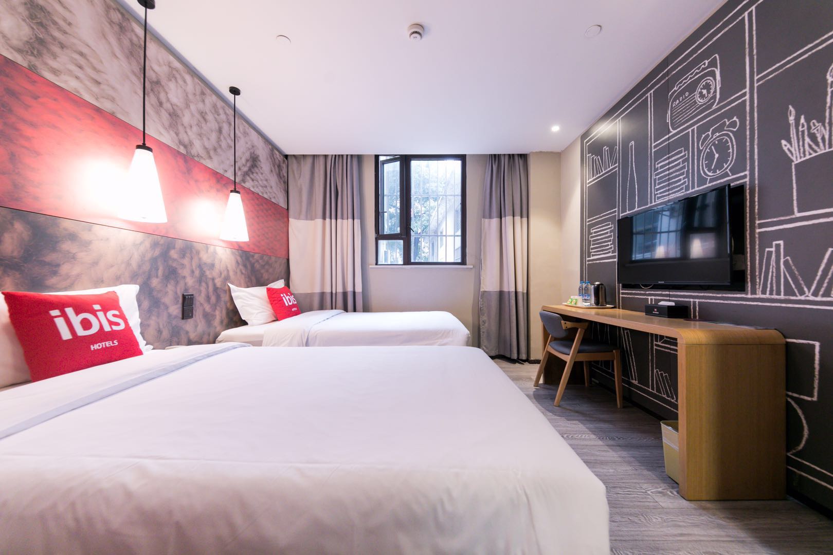 Ibis Shanghai Gubei 4/15