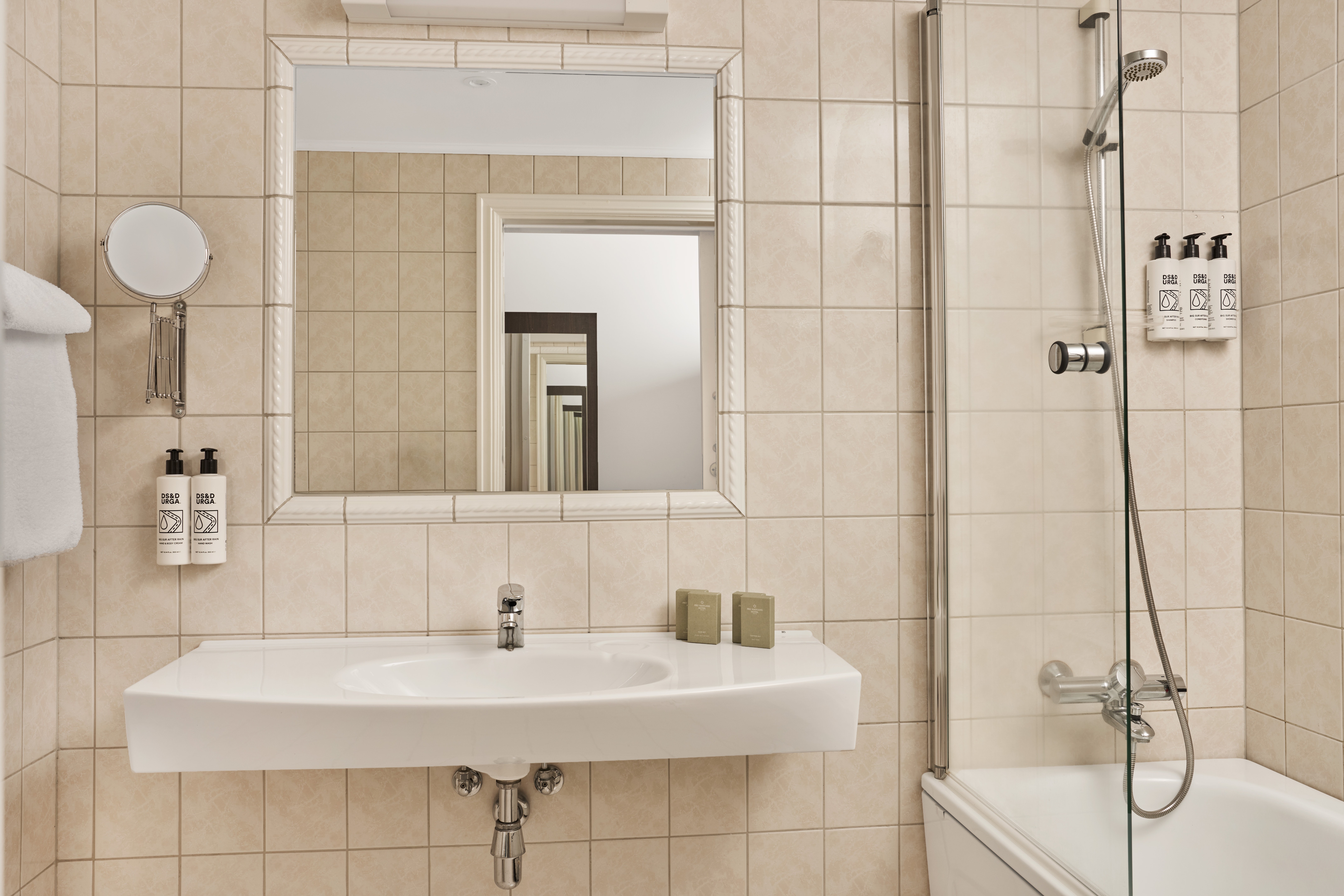 Fru Haugans Hotel 47/50
