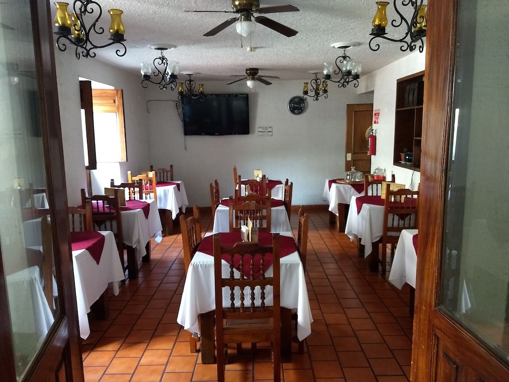 Hotel Don Quijote Plaza 42/58