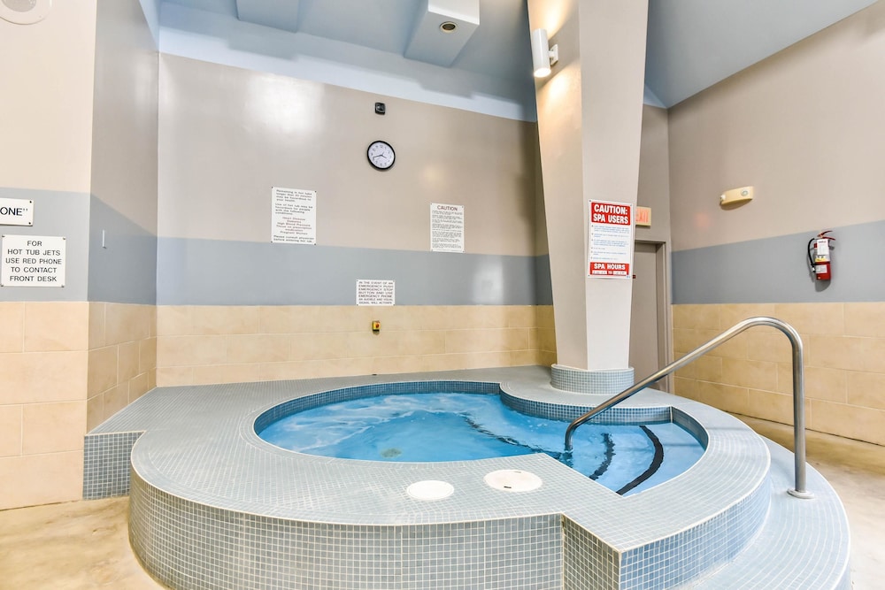 Comfort Inn & Suites Ambassador Bridge 17/39