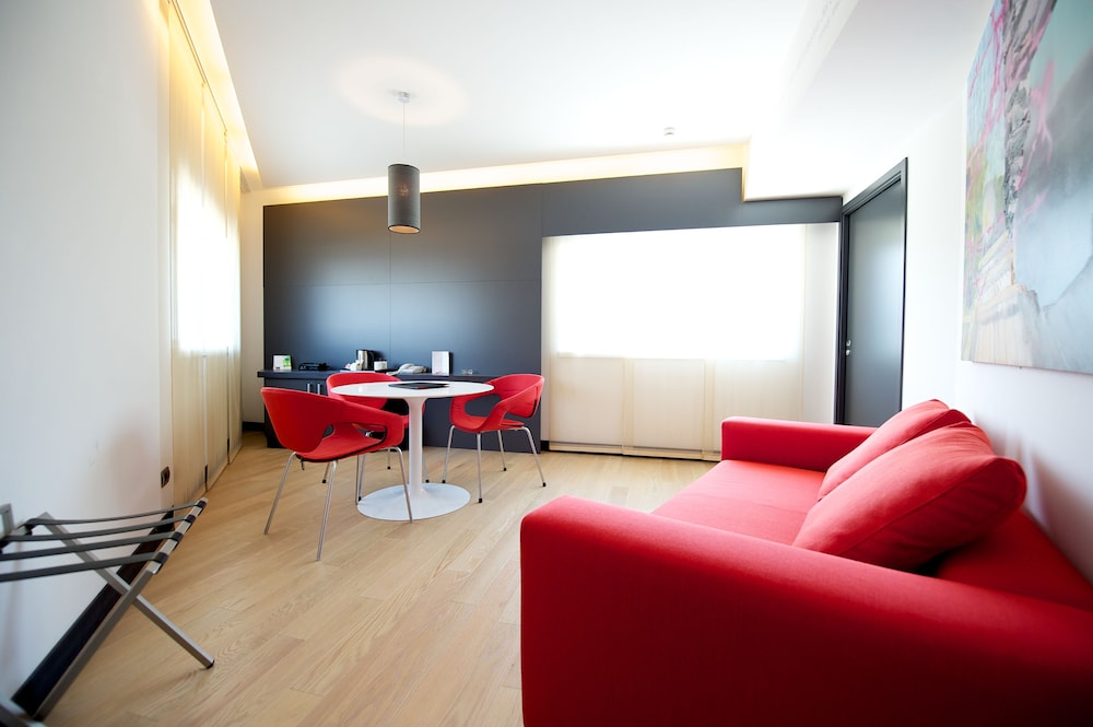 Mercure Nerocubo Rovereto 27/48