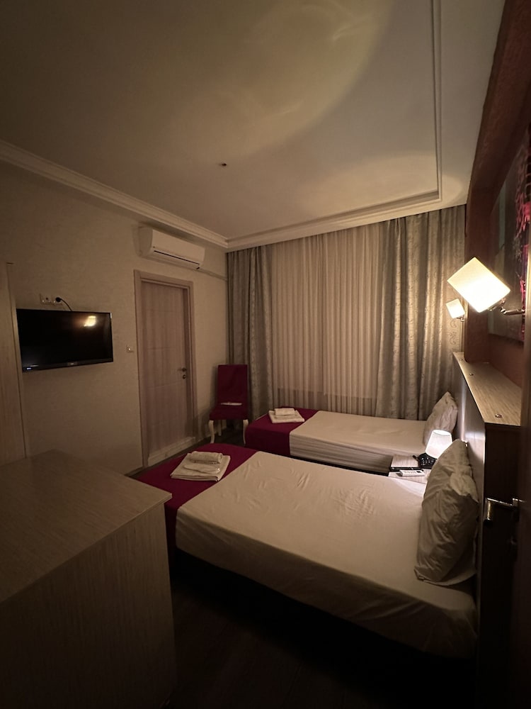 Ferah Hotel 18/22