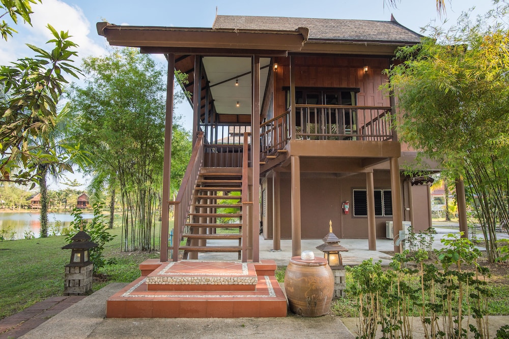 ThaiLife Wellness & Meditation Resort 7/80