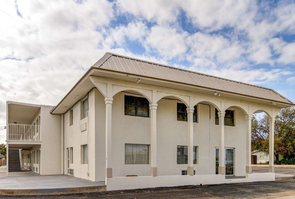 Motel6 Waco, TX - Lacy Lakeview photo5