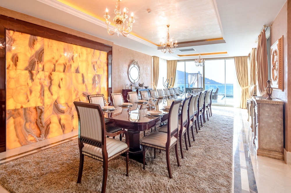 Vogue Hotel Supreme Bodrum 78/98