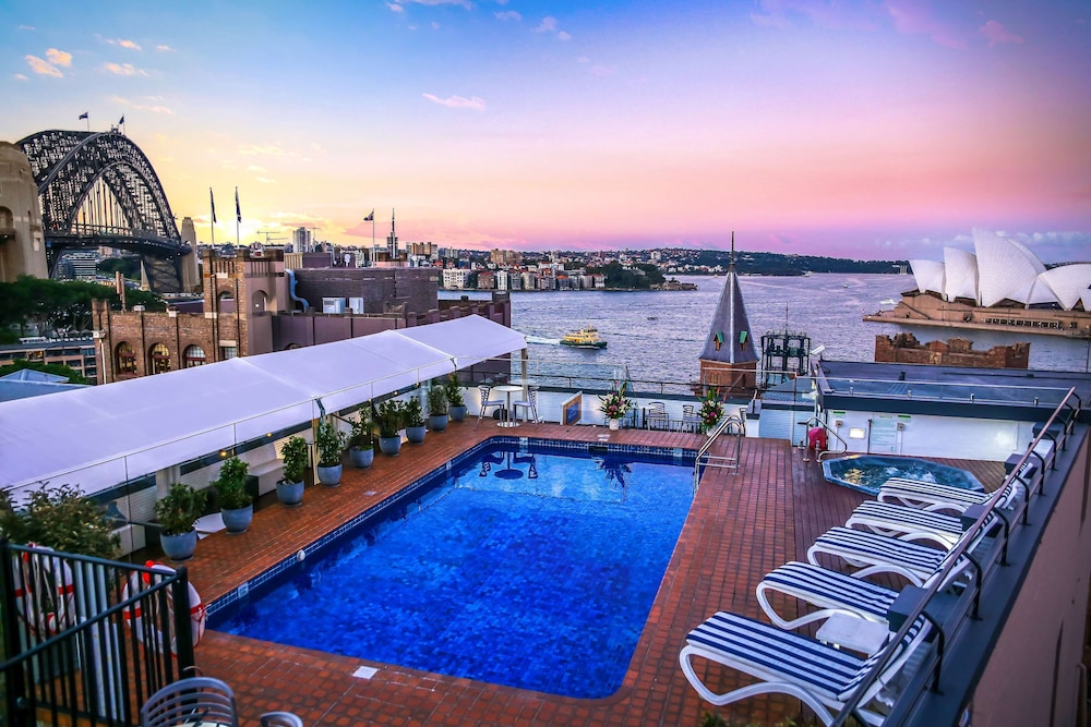 Sydney Harbour Hotel 67/71