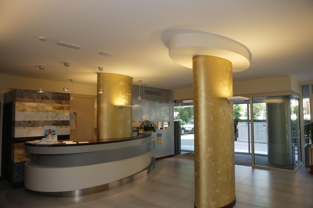 Eraclea Palace Hotel 9/77