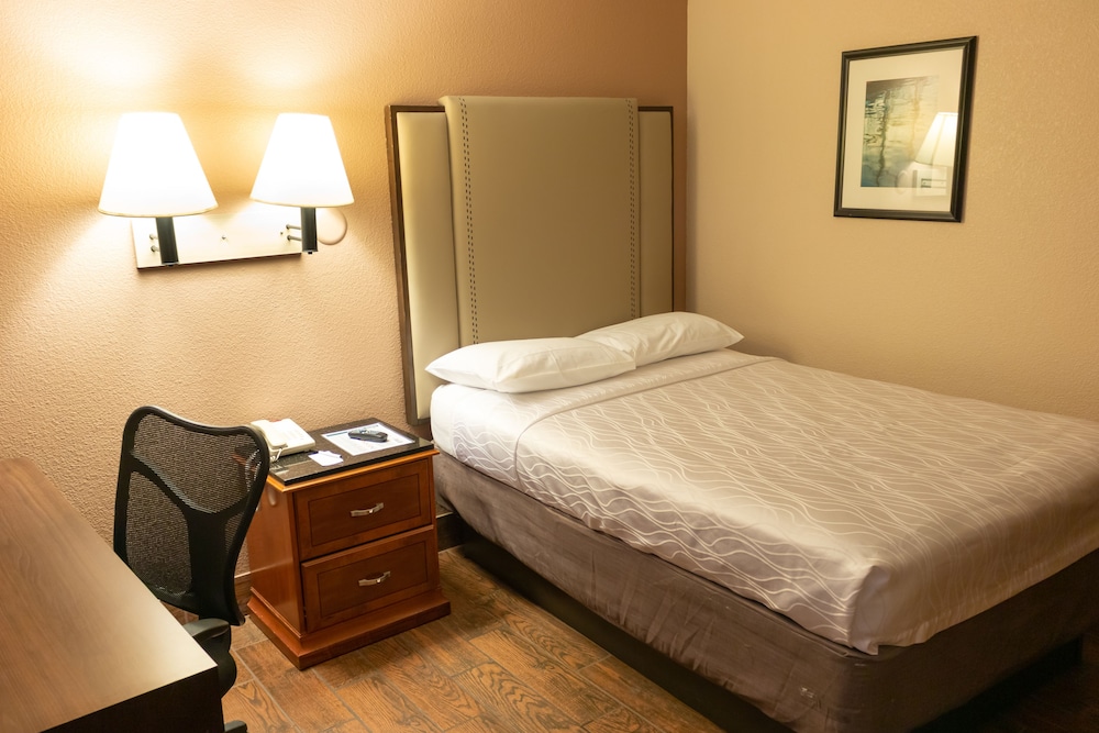 Econo Lodge Inn & Suites Yuma 23/47