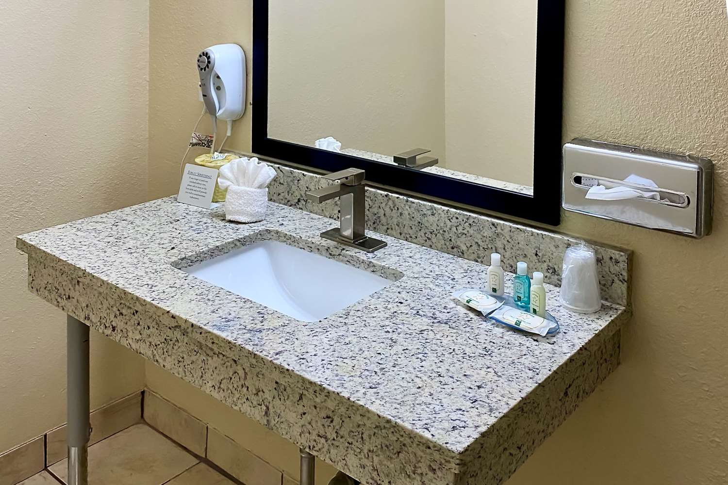 Quality Inn & Suites Airport El Paso 15/15