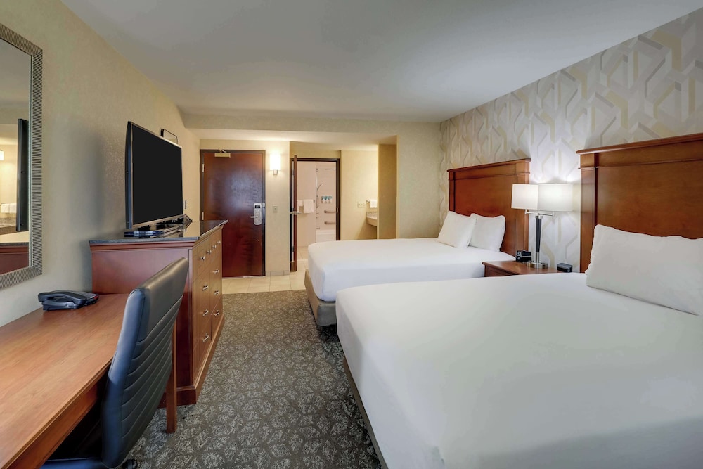 Drury Inn & Suites Charlotte University Place 14/50