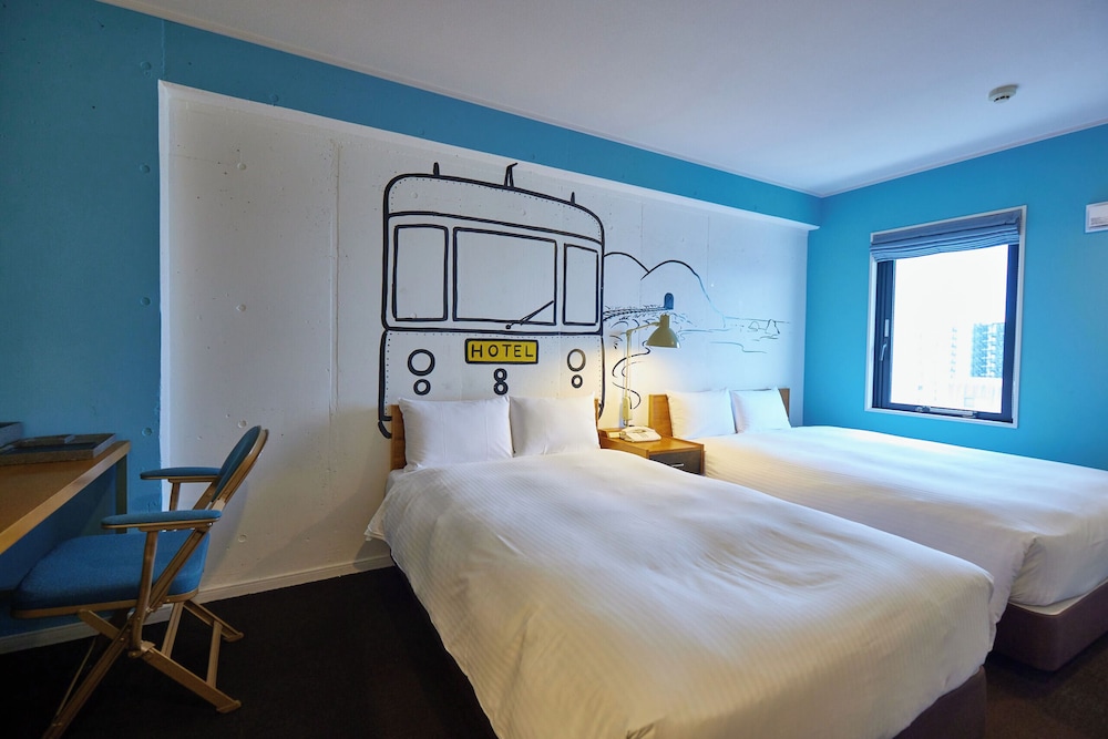 8Hotel 17/63