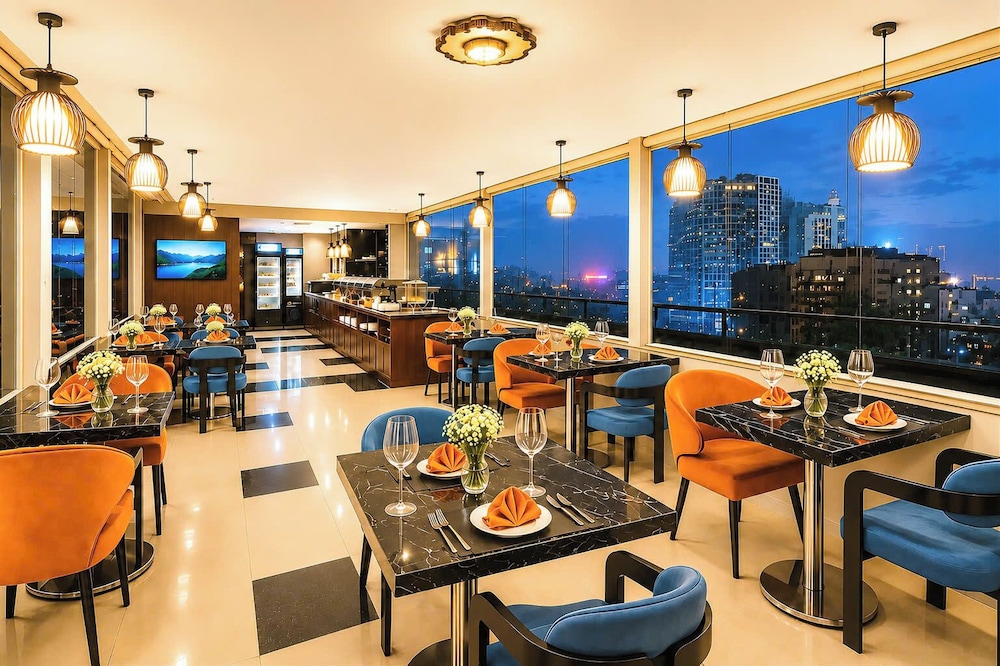 PARKSIDE SUNLINE HOTEL 51/67