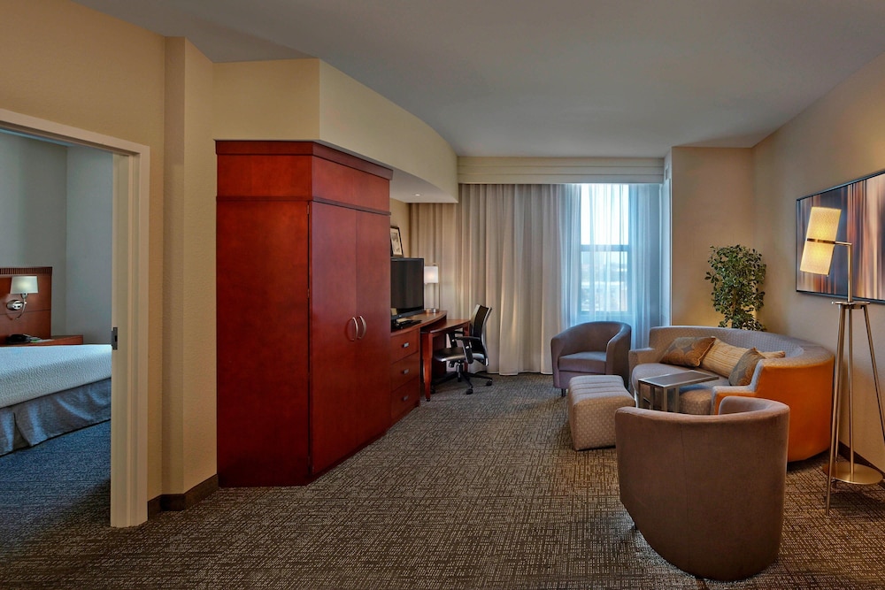 Courtyard by Marriott St. Petersburg Downtown 38/64