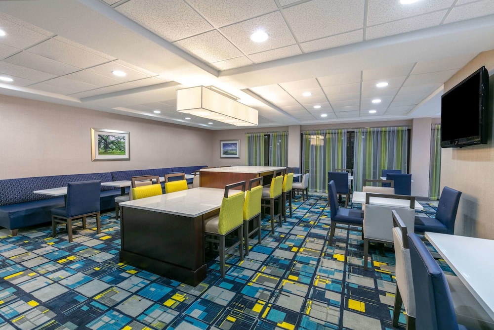 La Quinta Inn & Suites by Wyndham Horn Lake / Southaven Area 43/47