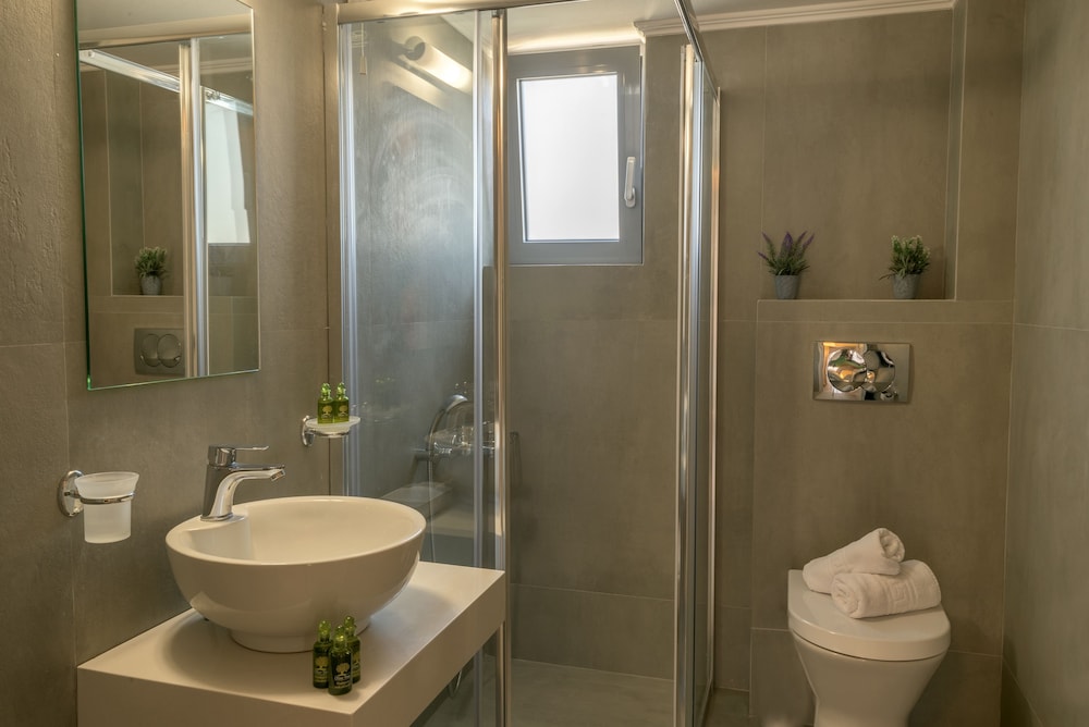 Aloe Apartments & Studios 40/44