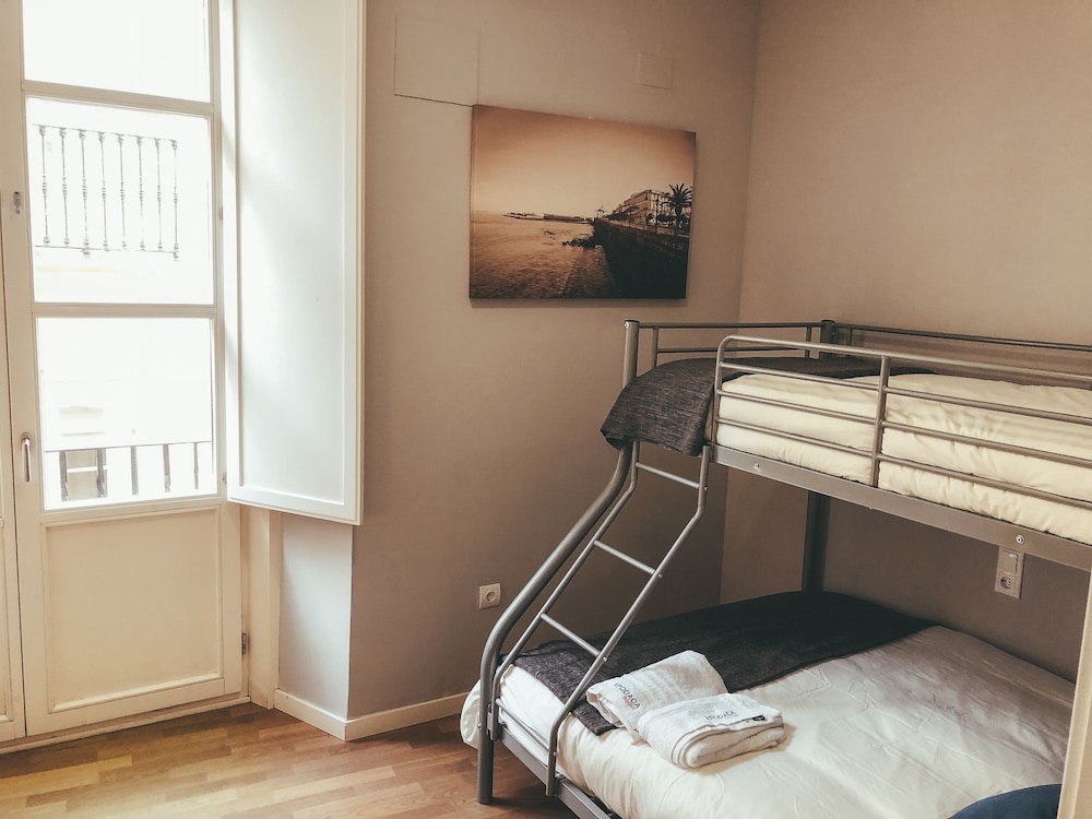 Apodaca Rooms 14/33