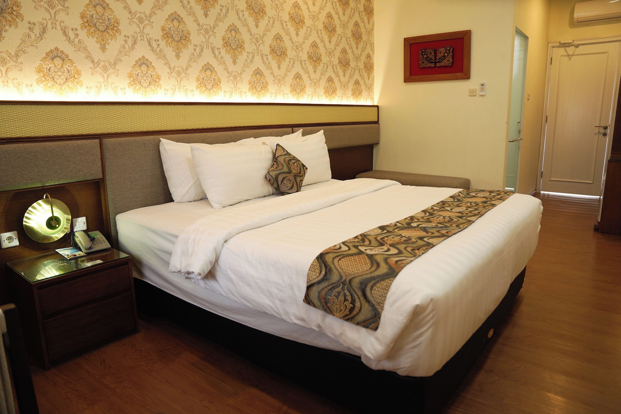 ROOM, KING BED, POOL SIDE, BALCONY
