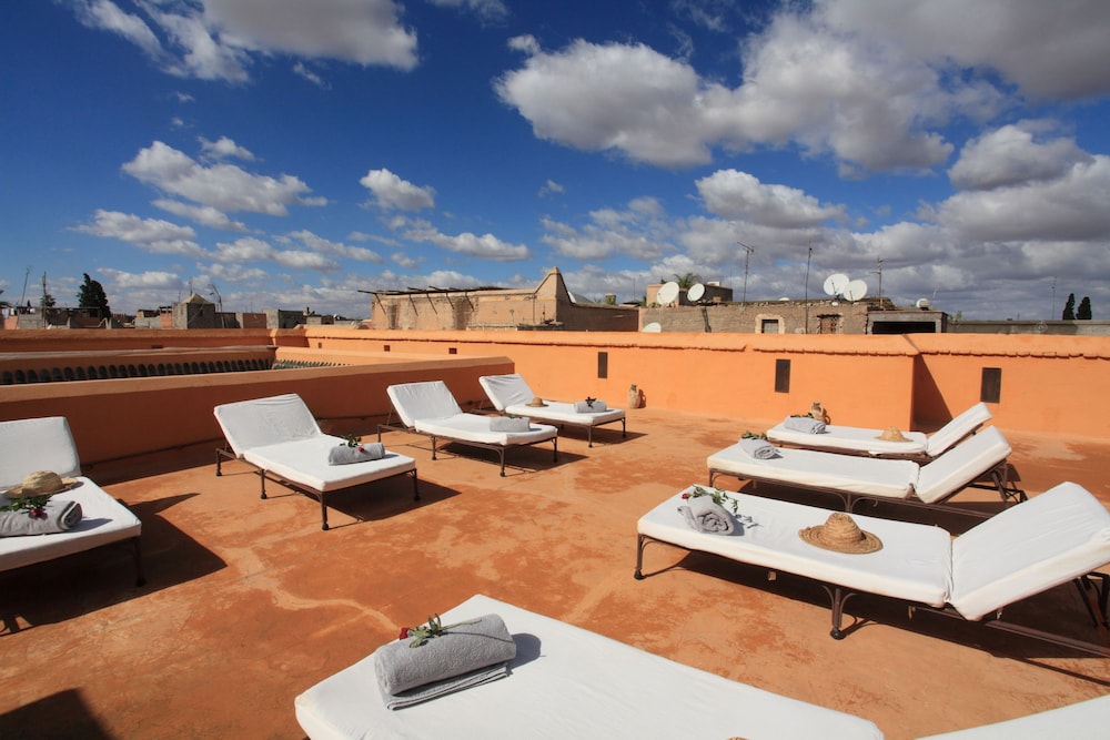 Riad Al Jazira 38/68