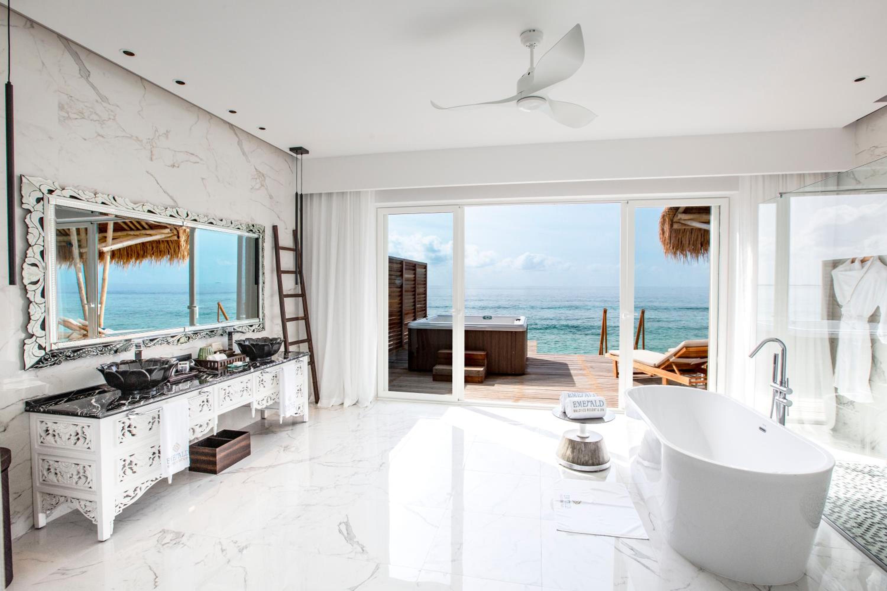 Water Villa, Jetted Tub 6/6