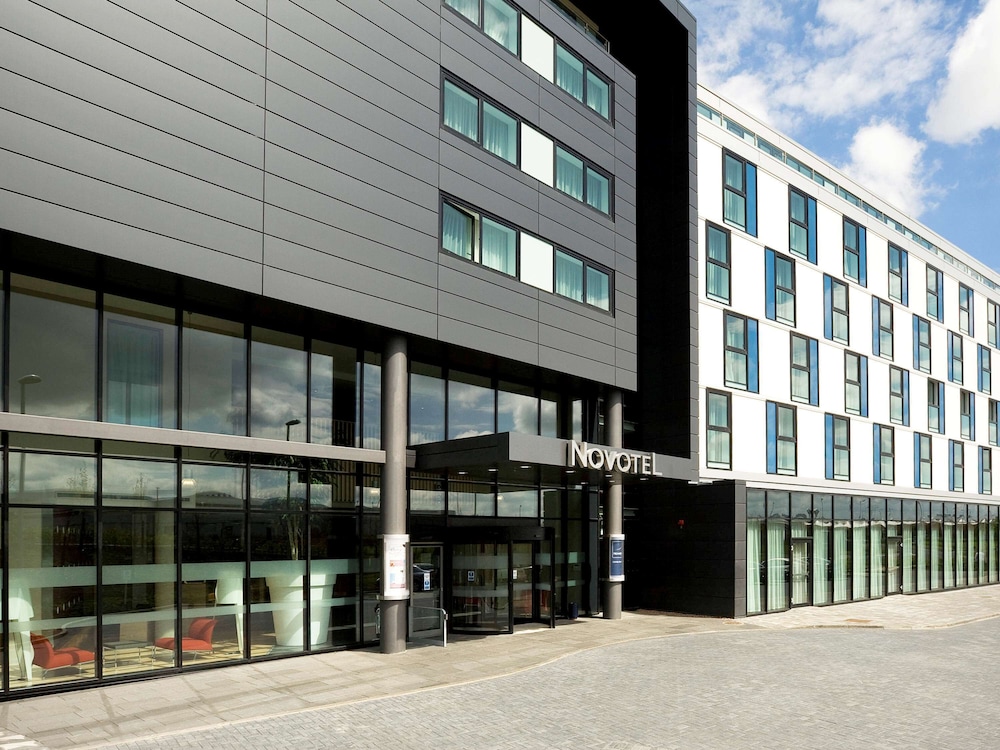 NOVOTEL EDINBURGH PARK 66/71