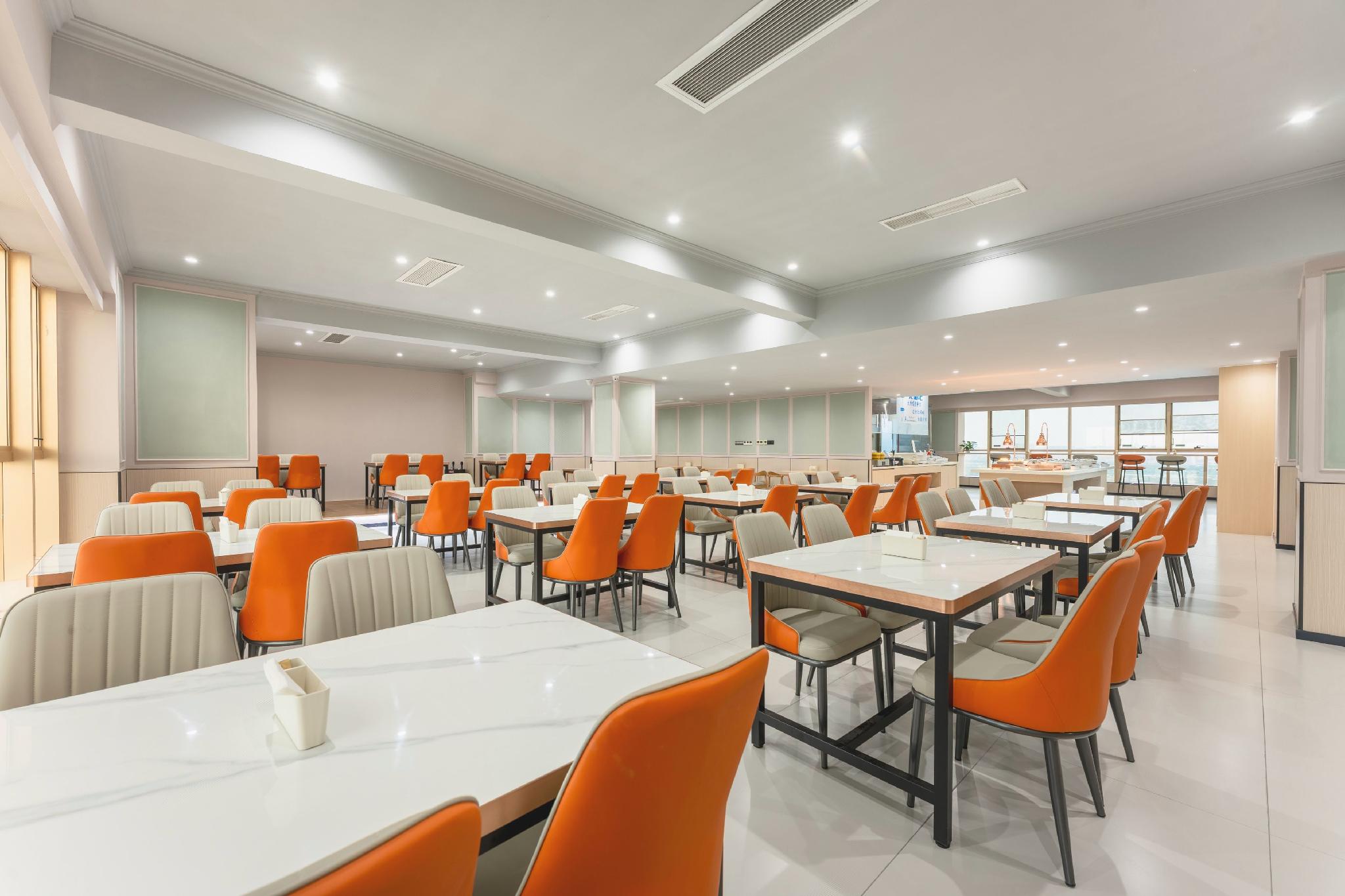 Vienna International Hotel (Foshan Lecong Center) 42/52